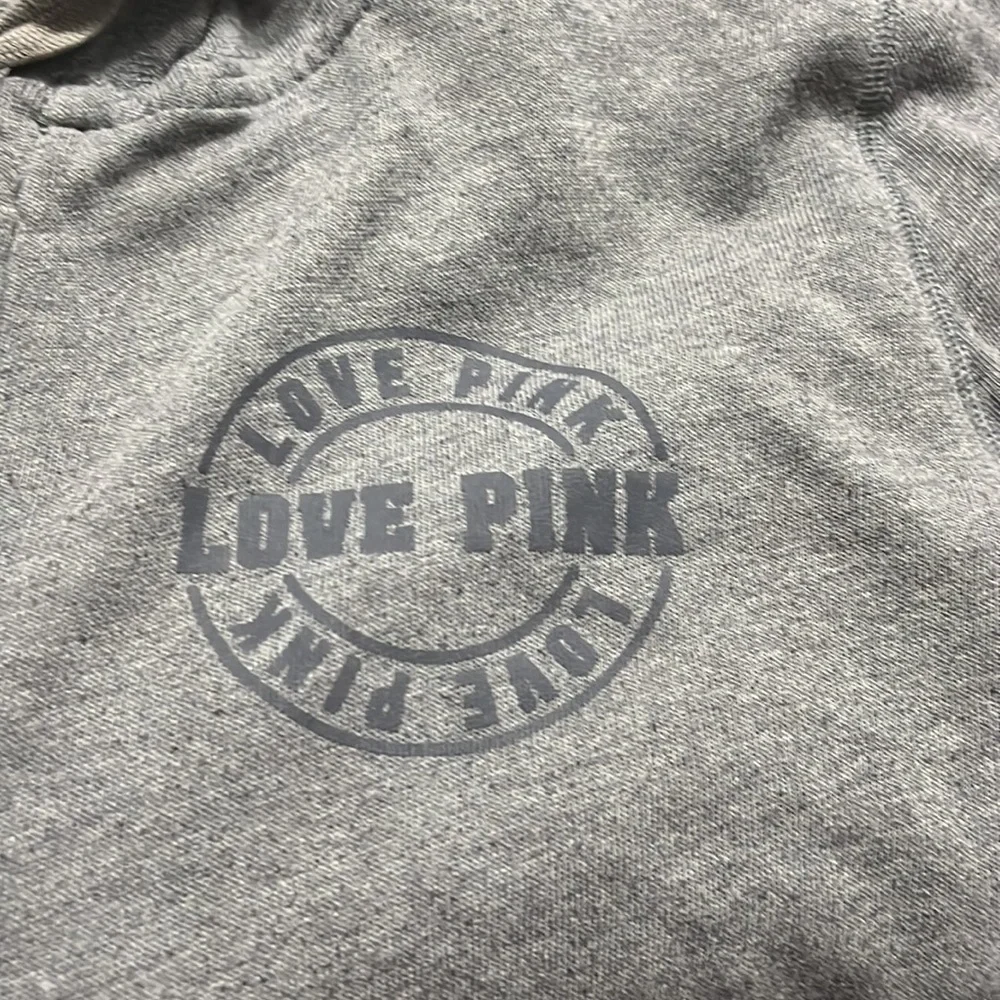 Pink sweater - Picture 2 of 3